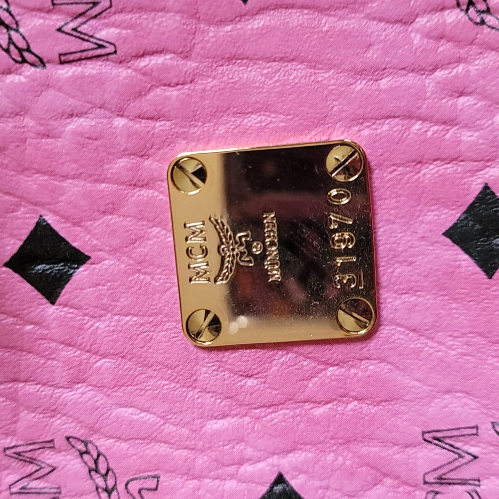 New MCM Pink Visetos Weekender - 18x8 - Picture 7 of 16